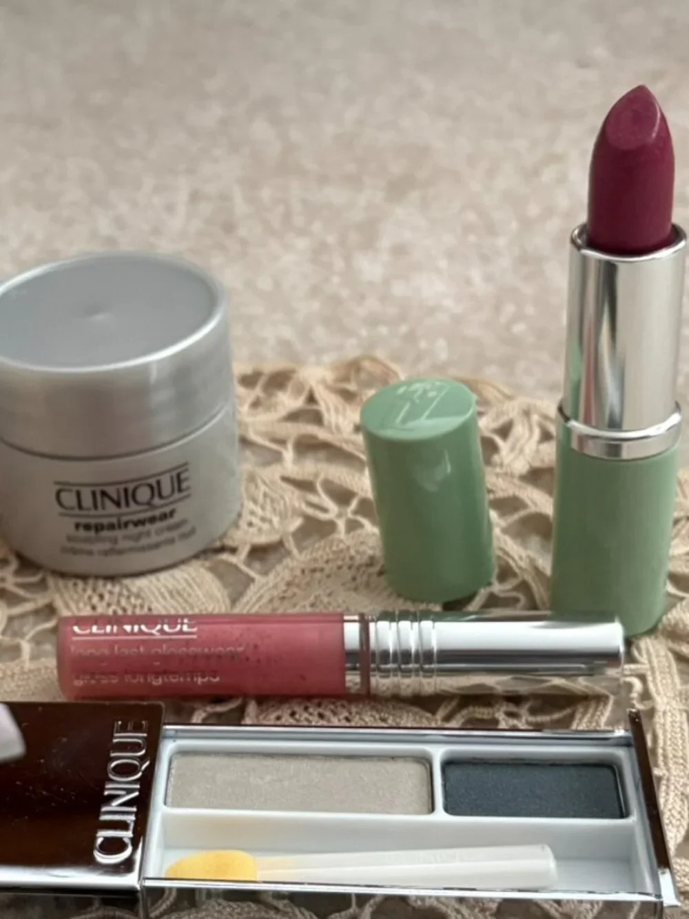 Clinique Travel‑Size Essentials Set – Mauve & Silver Glow Collection = NWOT